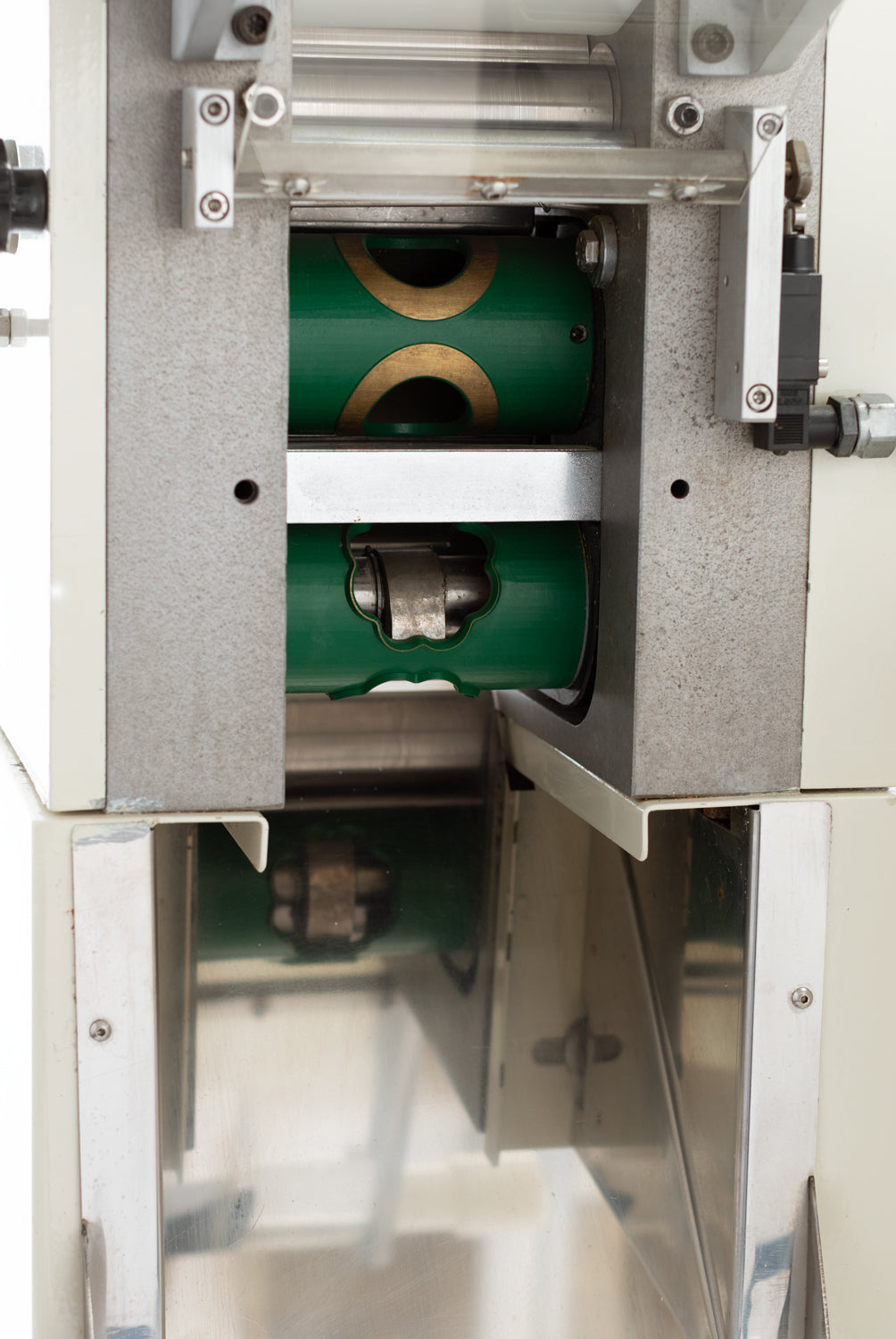 F240 - PASTA SHEETER/LAMINATOR, RAVIOLI MAKER